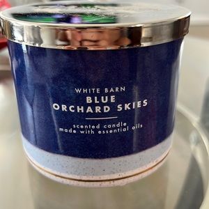 B&BW White Barn Orchard Skies Candle
